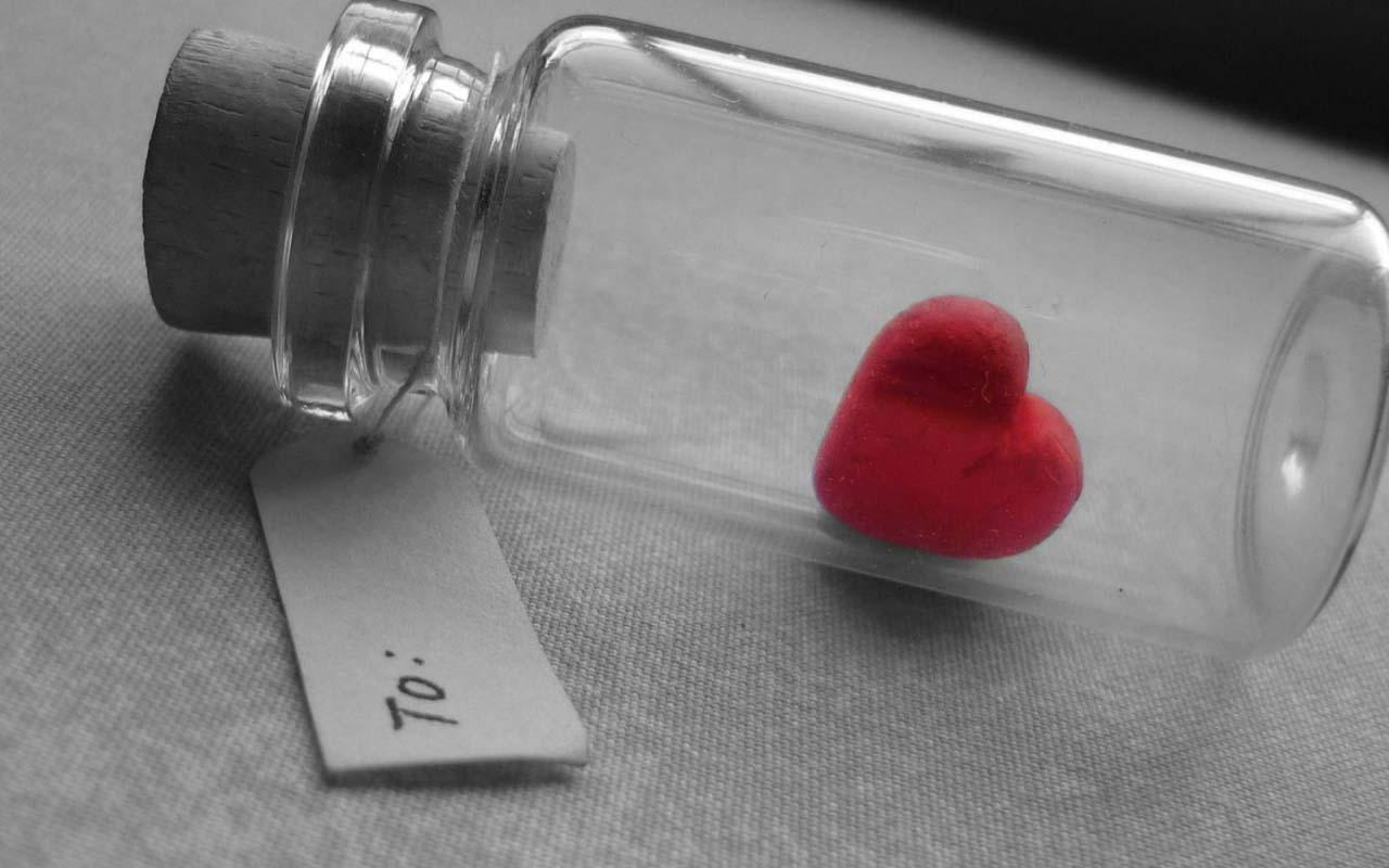 Mysterious drift bottles